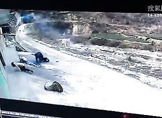 Chine : fou de rage, un sanglier s’attaque à deux personnes