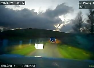 A runaway throws a fridge on the road to slow down the police LOL