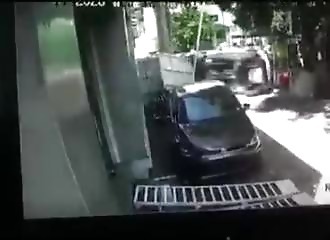 Le plus rapide et le plus violent accident avec sa nouvelle voiture…