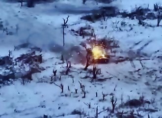 Un char T-90 de l'armée russe se fait complètement annihiler
