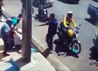 Brésil : une femme renverse un homme, c’est pour la bonne cause cette fois !