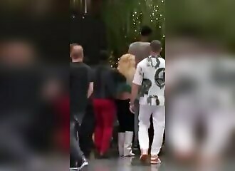 Britney Spears gets punched in the face by NBA security