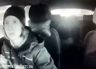 Il brise la vitre et agresse la conductrice d'un taxi pour une broutille