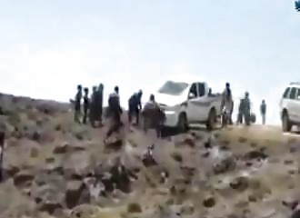 Yémen : sur une pente, ils veulent retenir une voiture sans frein à main