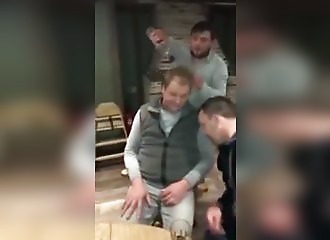 Pour rigoler, des Russes se font flamber la tête avec de la vodka