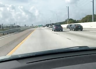 Ivre, un automobiliste se crashe sur l’autoroute (Floride)