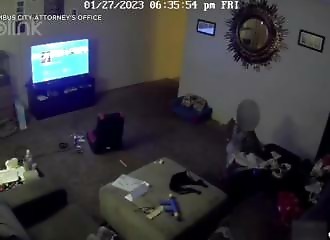 Child finds gun in couch and shoots - Man charged