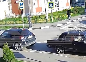 Russie : pris pour cible par un tueur à gages, un homme se prend 7 balles et survit miraculeusement