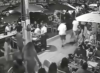 Crossfit group causes panic on Brazilian street