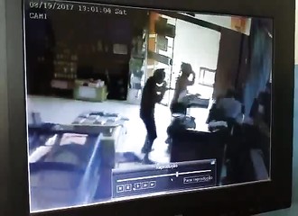 La caissière d’une boutique est dramatiquement tuée par des braqueurs