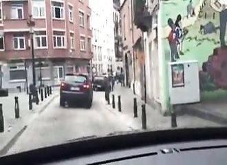 Laquelle des voies faut-il emprunter pour pouvoir s’échapper de là ?