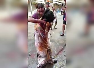 Shocker: A Japanese vlogger is assaulted during the Holi festival in India (Warning - shocking)