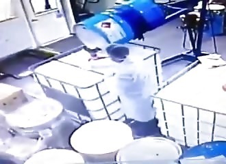 Un ouvrier imprudent provoque une grosse explosion (Chine)