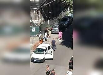  Man lynched after attacking 90-year-old woman (Warning - shocking) 