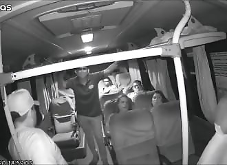Attaque à main armée dans un bus, un passage fait preuve de bravoure