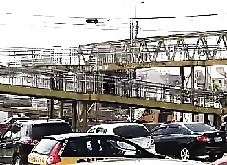 Un ado met en scène son suicide en se jetant d’une passerelle piétonne (Brésil)