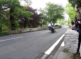 Les courses de moto sur l'île de Man m'étonneront toujours !