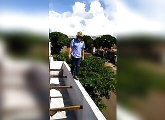 Un senior se met au parcours, et c'est une mauvaise idée (jambe cassée)
