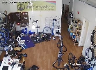 Seattle : une vendeuse de vélo se fait sauvagement agresser par un voleur