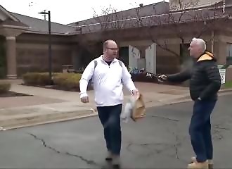 Juste libéré par la police, il est de nouveau arrêté pour une agression