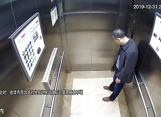 Chine : après deux semaines de travail sans discontinuité, un chirurgien s’effondre d’épuisement
