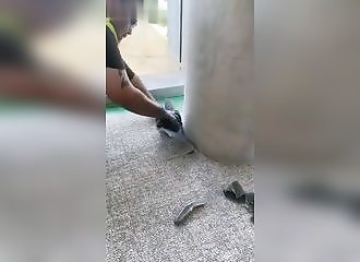 Comment ajouter de la moquette à coté d'un pilier rond ?