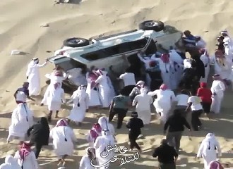 Un rallye sauvage dans le désert dubaïote se solde par un gros accident