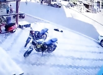 Un groupe de personnes se fait renverser par un car hors de contrôle