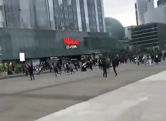 Panic movement at La Défense (Paris) after a suicide