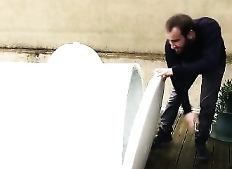 Bordeaux : Iglou, l'ingénieux abri anti-froid pour les SDF