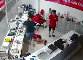 He suspects an employee of stealing money, he beats him up (Warning - shocking)