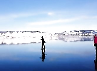Le lac Baïkal, cette immense patinoire d'une beauté indescriptible