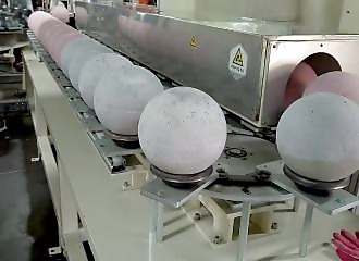 Comment se construit un boule de bowling ?