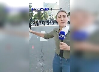 Une journaliste se fait tirer dans la jambe lors d'une manifestation