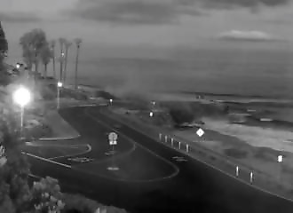 Un homme tente de se suicider avec ses fillettes et se jette d’une falaise avec sa voiture