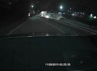Ohio : une voiture explose après être entrée en collision avec un camion