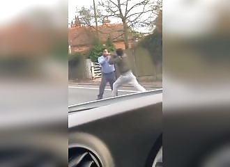 Il pense bien s'en tirer après un road rage, ça tourne mal