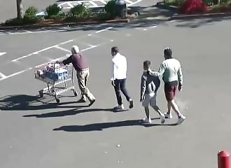 Moment choquant: un homme de 93 ans visé par trois pickpockets à Portland