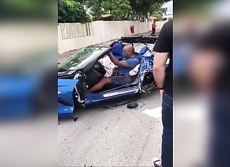 Il détruit sa Corvette et s’en sort miraculeusement indemne
