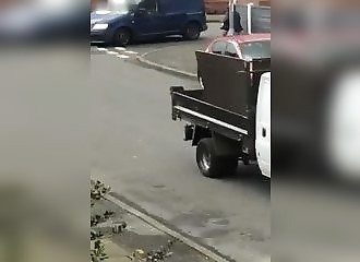 Impliqué dans un accident avec délit de fuite, un homme se fait rapidement corriger