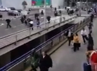 Panique générale aux abords de l’aéroport de Bruxelles après des attaques terroristes