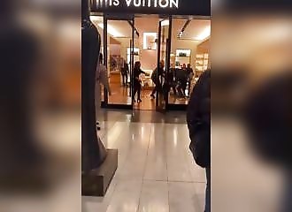 De nouveau, ce Louis Vuitton se fait vider par des voleurs