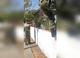 La police Chilienne sauve une femme des griffes d'un preneur d'otage
