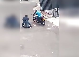Un voleur de plaque d’égout reçoit une magnifique récompense !