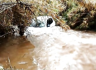 Quand tu crois que ta petite citadine est un véhicule amphibie…