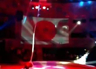 Russie : une acrobate chute pendant un numéro aérien