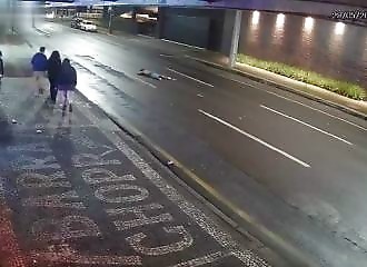 Une femme se fait écraser par une voiture en sortie de discothèque (Public averti)