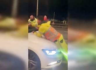 Traffic wardens hit a car after an ignored detour