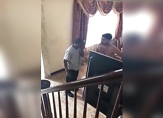Une famille se réveille en découvrant un cambrioleur dans leur maison (New York)