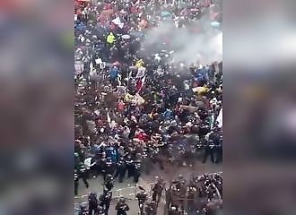 Des milliers de manifestants anti-masques se rassemblent à Berlin